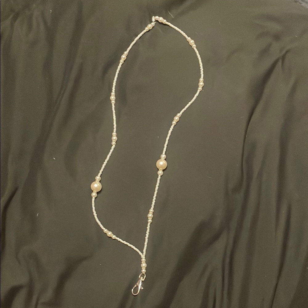NWOT Elegant Pearl and Bead Lanyard